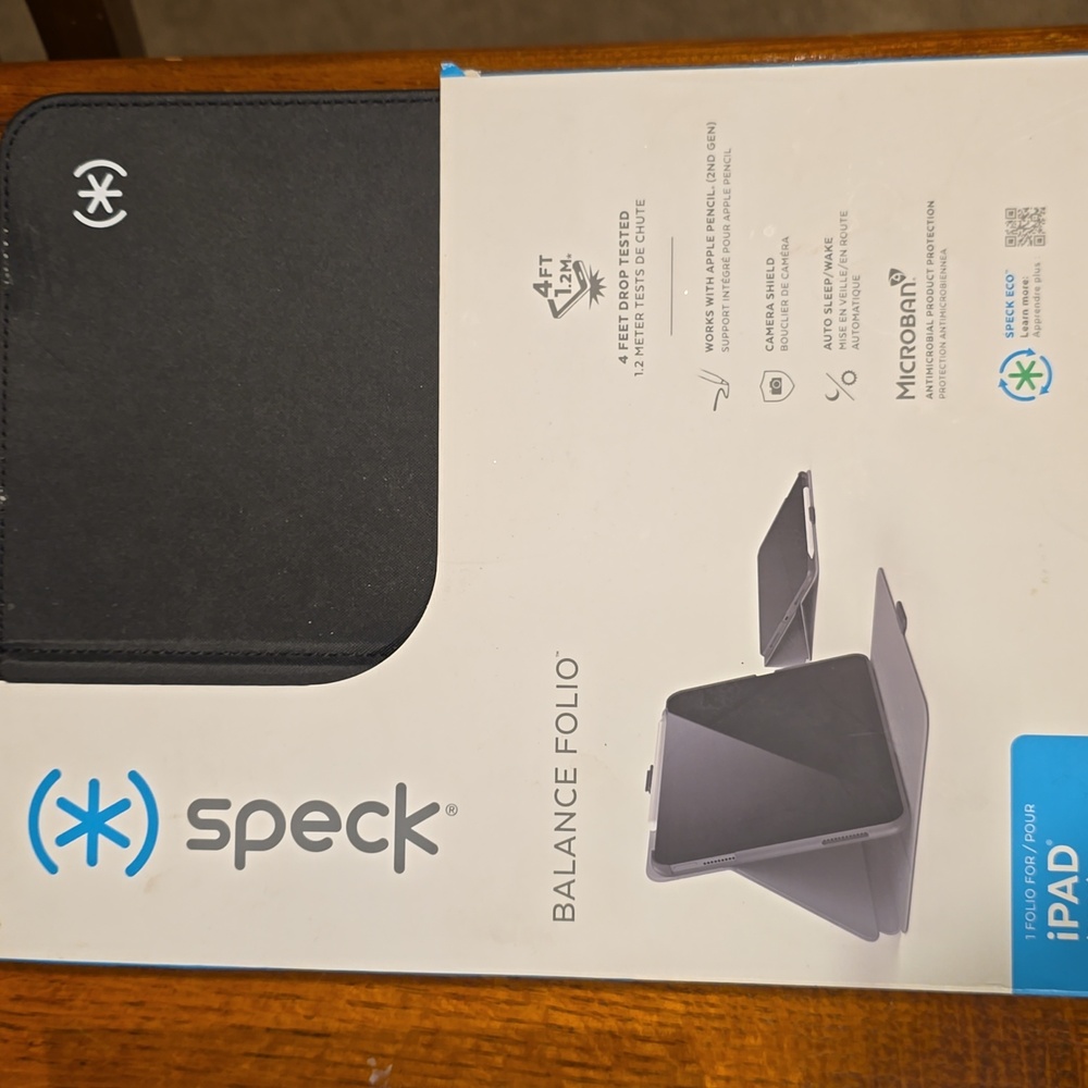 Speck Balance Folio iPad Case – New in Box – Drop Tested – Black